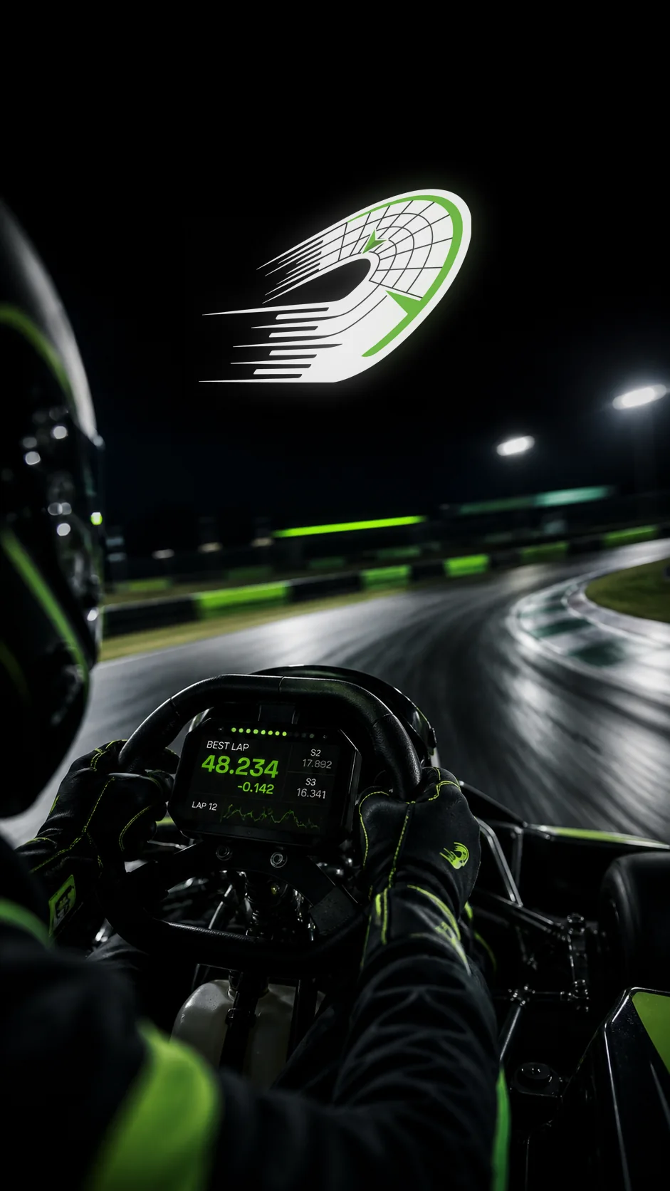 Identidade visual Pitrace aplicada sobre uma cena de kart